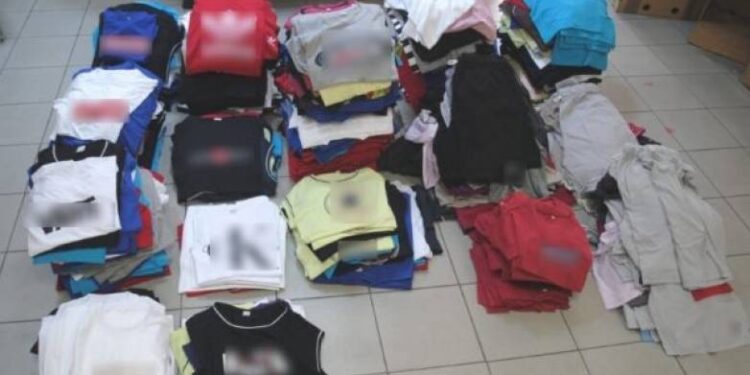 Σύλληψη αλλοδαπού για παραεμπόριο στην Θάσο. Πωλούσε τσάντες και πορτοφόλια!