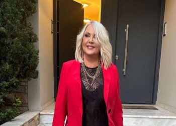 Η Ρούλα Κορομηλά ξεσπά κατά όσων καβαλάνε τα γαϊδουράκια στα νησιά -«Αφήστε τα ήσυχα»