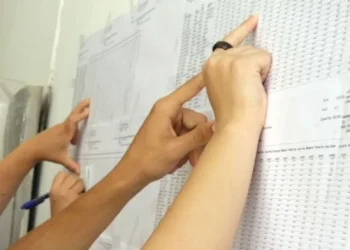 Ανακοινώθηκαν οι βάσεις εισαγωγής στην Τριτοβάθμια Εκπαίδευση και στις ΣΑΕΚ