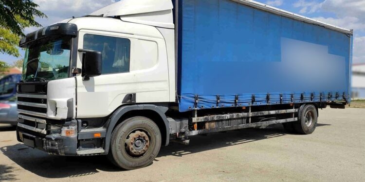 Έβρος: Χειροπέδες σε δύο διακινητές – Μετέφεραν με φορτηγό 8 μη νόμιμους μετανάστες