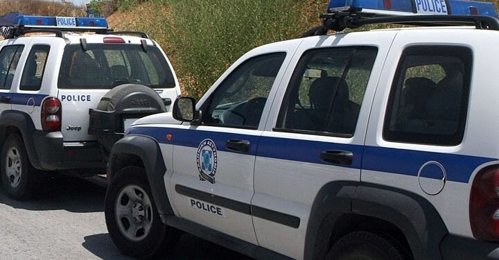 Σύλληψη αλλοδαπού λαθρ0ομετανάστη  στην Εγνατία οδό Θεσσαλονίκης – Καβάλας γιατί οδηγούσε χωρίς δίπλωμα κλεμμένο αυτοκίνητο.