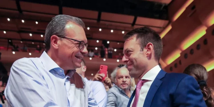 Αντάρτικο Φάμελλου: Αρνείται να παραιτηθεί από πρόεδρος της ΚΟ ΣΥΡΙΖΑ, ζητά να του γίνει μομφή