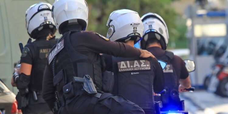 Καταδίωξη για Έλληνα που εισήγαγε ηρωίνη από τη Βουλγαρία από αστυνομικούς της Δίωξης Ναρκωτικών Ξάνθης.