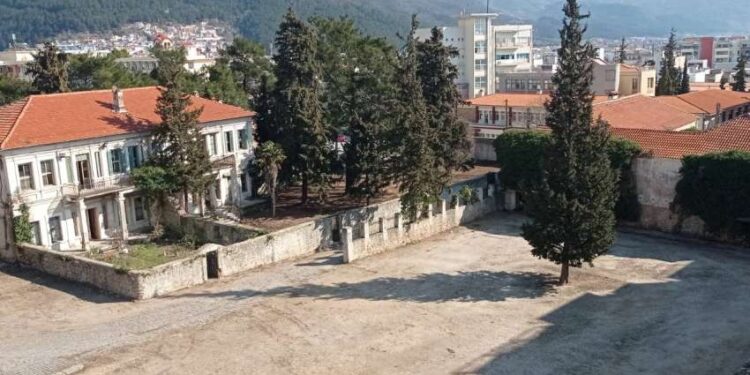 Απαγόρευση εισόδου στον χώρο στάθμευσης του κτηρίου Γκαίρυ, λόγω εργασιών