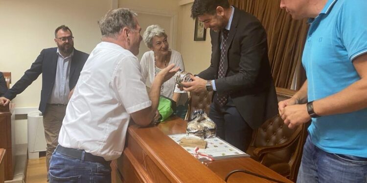 Ο Δήμαρχος Ξάνθης Στράτος Κοντός υποδέχθηκε την Κυριακή 29 Σεπτεμβρίου αποστολή 15 Δημάρχων και ενός Επάρχου από την περιοχή της Νυρεμβέργης