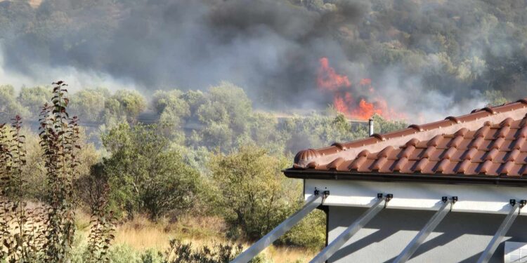 Πυρκαγιές: Συναγερμός στην Πυροσβεστική, μεγάλη φωτιά κοντά στους Τοξότες [Φώτο]