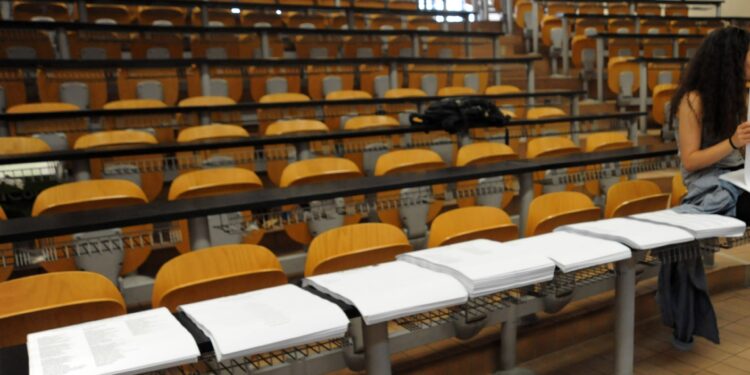 Καταδικάστηκε πανεπιστημιακός καθηγητής:  Εκβίαζε ερευνητές προγραμμάτων στη Βόρειο Ελλάδα