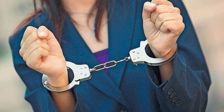 ΑΠΙΣΤΕΥΤΟ! Σύλληψη γυναίκας στη Ξάνθη διωκόμενης με καταδικαστική απόφαση για κάθειρξη 20 ετών!