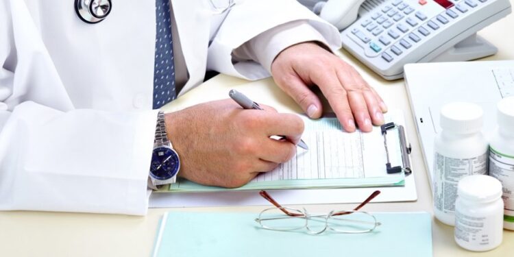 Και από τη ΞΑΝΘΗ!;  Παράνομες συνταγογραφήσεις:  Ερευνώνται 1.100 γιατροί