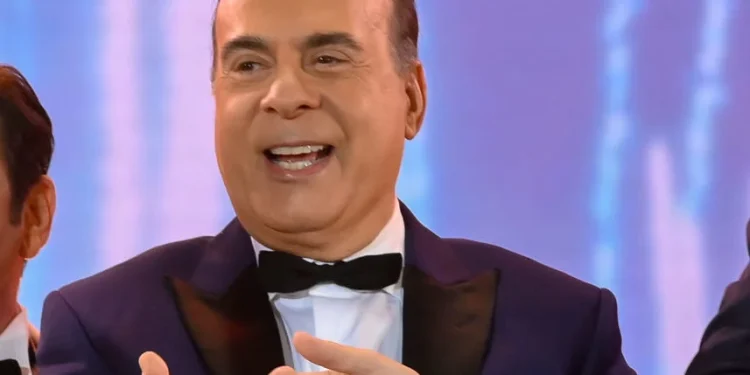 Φώτης Σεργουλόπουλος: Παντρεύτηκε τον σύντροφό του. Ο γάμος έγινε σε στενό κύκλο στο Δημαρχείο Αθηνών – Το ζευγάρι πάντρεψε ο Χάρης Δούκας