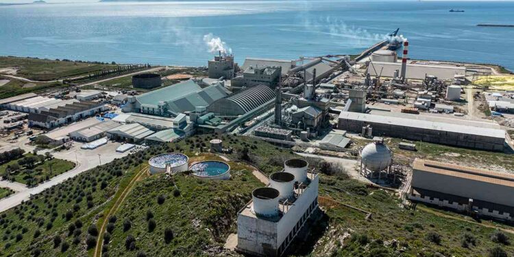 Νέο εργατικό ατύχημα στη ΒΦΛ: Έσπασε αγωγός  φωσφορικού οξέος. Εγκαύματα σε εργαζόμενο!