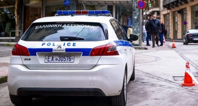 Σσσς Ψίθυροι. 24ωρη απεργία της ΑΔΕΔΥ για το αντεργατικό νομοσχέδιο στις 20/11 -Νεαροί έκλεβαν περαστικούς και τουρίστες στο κέντρο της Αθήνας