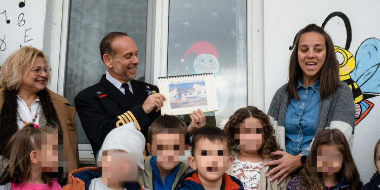 Χορήγηση τεχνολογικού εξοπλισμού σε σχολεία της  Θράκης από το Υπουργείο Εθνικής Άμυνας