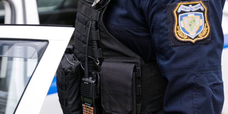 Αναβλήθηκε για τις 8 Ιανουαρίου η δίκη του αστυνομικού της Βουλής -Τον κατήγγειλε η πρώην σύζυγός του