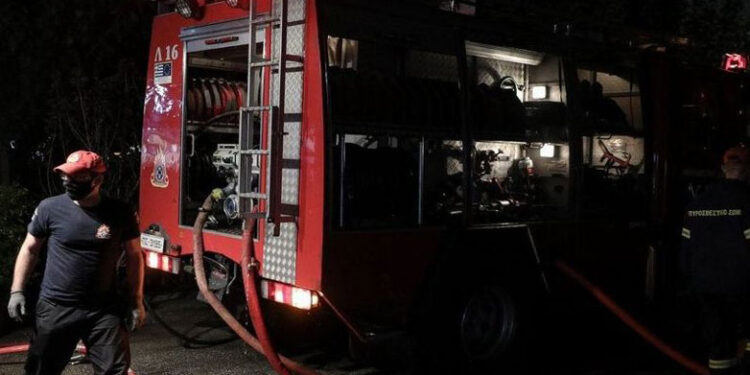 Μέγαρα: Νεκρός άνδρας έπειτα από φωτιά σε κατοικία