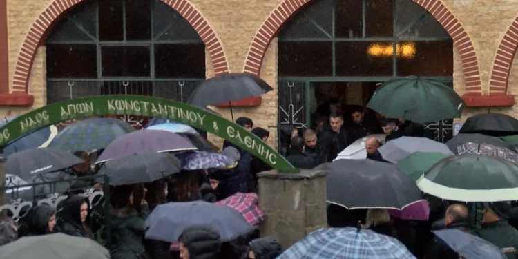 Μαγικό Δήμου Αβδήρων: Οδύνη στην κηδεία του 16χρονου που πέθανε από διαρροή αερίου