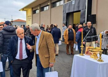 Mε … “μέλια” έφυγαν απο τα εγκαίνια του “The Grecials” Π. Σγουρίδης, Στ. Γιαννακίδης, Κώστας Καραμανλής κ.α. Άριστη η “ποιότητα” …