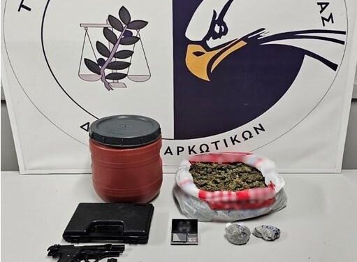 Από αστυνομικούς Ασφάλειας Καβάλας συνελήφθησαν δύο άνδρες για ναρκωτικά και όπλου κρότου.
