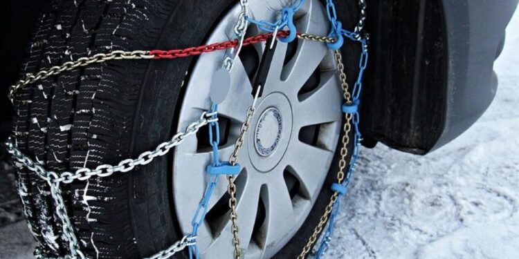 Ελληνική Αστυνομία: Που είναι απαραίτητες οι αντιολισθητικές αλυσίδες στην Βόρεια Ελλάδα