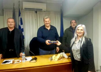 Την Παραδοσιακή Βασιλόπιτα έκοψε την Δευτέρα 13 Ιανουαρίου, το Δημοτικό Συμβούλιο του Δήμου Τοπείρου για το 2025 –Στην Ειρήνη Θεοδωρακάκη το φλουρί!