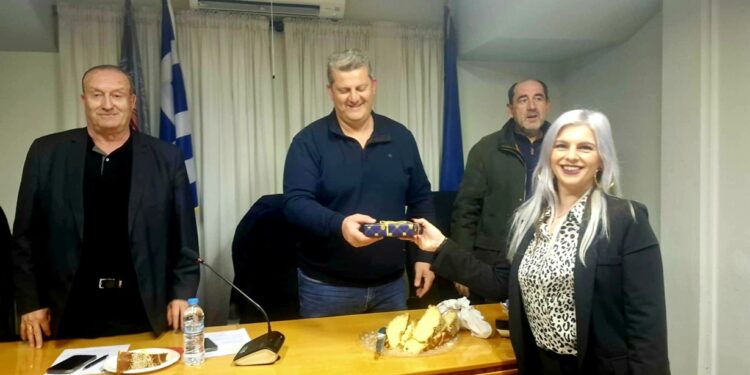 Την Παραδοσιακή Βασιλόπιτα έκοψε την Δευτέρα 13 Ιανουαρίου, το Δημοτικό Συμβούλιο του Δήμου Τοπείρου για το 2025 –Στην Ειρήνη Θεοδωρακάκη το φλουρί!