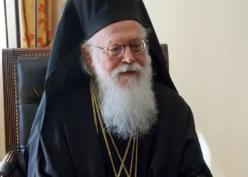 Κρίσιμες ώρες για τον Αρχιεπίσκοπο Αναστάσιο – Στον Ευαγγελισμό ο Πιερρακάκης, ενημερώθηκε για την κατάστασή του