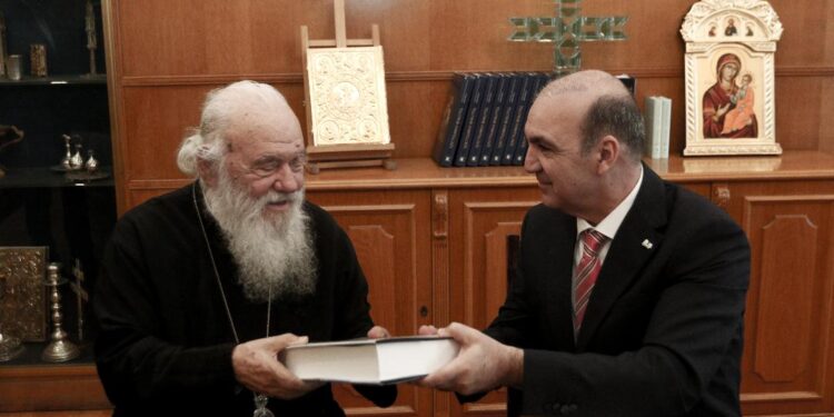 H Διαμαντής Μασούτης Α.Ε. και η ΜΚΟ «Αποστολή» ενώνουν τις δυνάμεις για όγδοη συνεχή χρονιά -Συνάντηση Γιάννη Μασούτη με τον Αρχιεπίσκοπο Αθηνών.