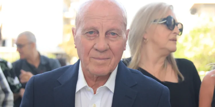 Πέθανε ο Μίμης Δομάζος, ο «στρατηγός» του ελληνικού ποδοσφαίρου