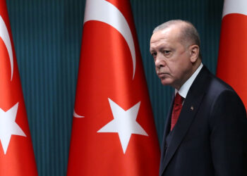 Προκλητικός ο Ερντογάν: «Σύνορα του Εσκισεχίρ είναι η Θεσσαλονίκη, η Κριμαία και η Βόρεια Κύπρος»