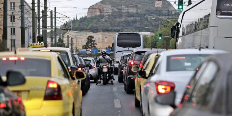Σε δημόσια διαβούλευση ο νέος ΚΟΚ: Αυστηροποιούνται οι ποινές, τα νέα όρια ταχύτητας -Όσα αλλάζουν