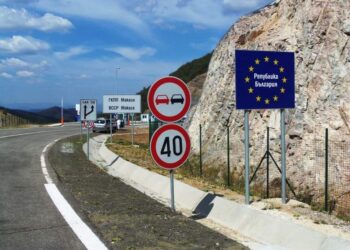 Σπεύδουν οι Έλληνες για καύσιμα στη Βουλγαρία, με  μισό ευρώ φθηνότερη βενζίνη μετά το άνοιγμα των συνόρων