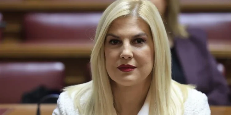 Ράνια Θρασκιά: Ανακοίνωσε επίσημα την προσχώρησή της στο ΠΑΣΟΚ – Συναντήθηκε με τον Νίκο Ανδρουλάκη