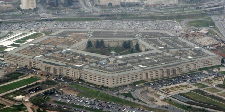 Ο Τραμπ διώχνει Νew York Times, Politico, NPR και NBC από τα γραφεία τους στο Πεντάγωνο