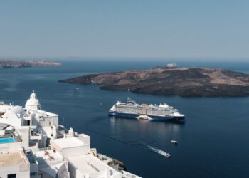 Τα μέτρα του δήμου Θήρας λόγω της αυξημένης σεισμικής δραστηριότητας: Κλείσιμο σχολείων, ακύρωση εκδηλώσεων