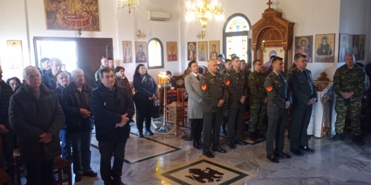 Εκκλησιασμός στον Ιερό Ναό Αγίου Γεωργίου,  μέσα στο στρατόπεδο της Γλαύκης