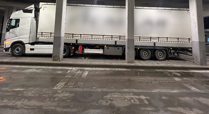 Τελωνείο Κήπων: Αλλοδαπός έκρυψε στην καρότσα φορτηγού πέντε λαθρομετανάστες