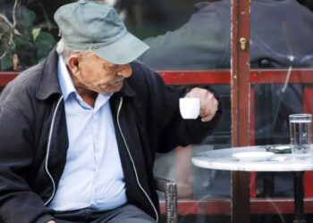 «Ράγισε» χθες ο Πάνος Παπαδόπουλος! Τον τελευταίο πικρό καφέ ήπιαν χθες (Πέμπτη -ώρα 11.00) στο ΚΑΠΗ Κυψέλης τα τελευταία μέλη!