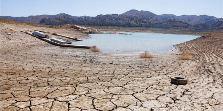 Η ΞΗΡΑΣΙΑ ΠΛΗΤΤΕΙ ΤΗΝ ΘΡΑΚΗ! Σημαντική μείωση και απόκλιση του νερού της βροχής και του χιονιού από τους μέσους όρους!