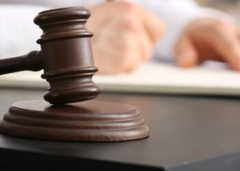 Βρετανία: Ένοχη για «σύγχρονη δουλεία» κρίθηκε μια δικαστής από την Ουγκάντα