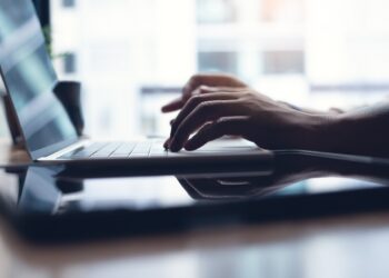 Προσοχή σε email απάτη που εμφανίζει αποστολέα την ΕΛΑΣ – Πώς να τα αναγνωρίσετε