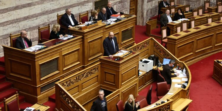 Τέμπη: «Ναι» στη σύσταση προανακριτικής για Τριαντόπουλο από 277 βουλευτές – Στο “κάδρο” και ο Κ. Καραμανλής