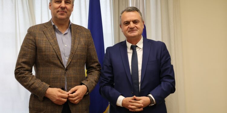 Η αναβάθμιση υποδομών και εξοπλισμού υγείας στη συνάντηση του Περιφερειάρχη ΑΜΘ με τον διοικητή της 4ης ΥΠΕ Μακεδονίας – Θράκης