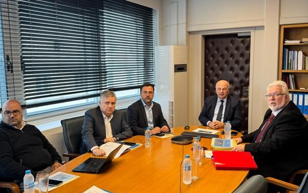 Σύσκεψη Κώστα Τσιάρα με Περιφερειάρχες: Στο επίκεντρο το πρόγραμμα των 600 εκατ. ευρώ για τα μεγάλα αρδευτικά έργα -Έτοιμη η πρόσκληση για να αποσταλεί στις Περιφέρειες