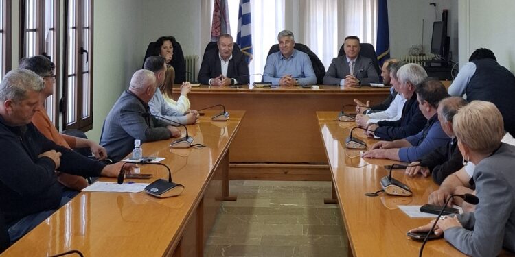 Επίσκεψη του Περιφερειάρχη ΑΜΘ στον Δήμο Τοπείρου για ανταλλαγή ευχών ενόψει του Πάσχα