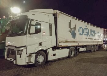 Καβάλα: Σύλληψη διακινητή – Μετέφερε τέσσερις αλλοδαπούς στο φορτηγό που οδηγούσε